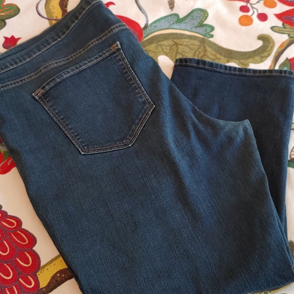 Dark denim capri